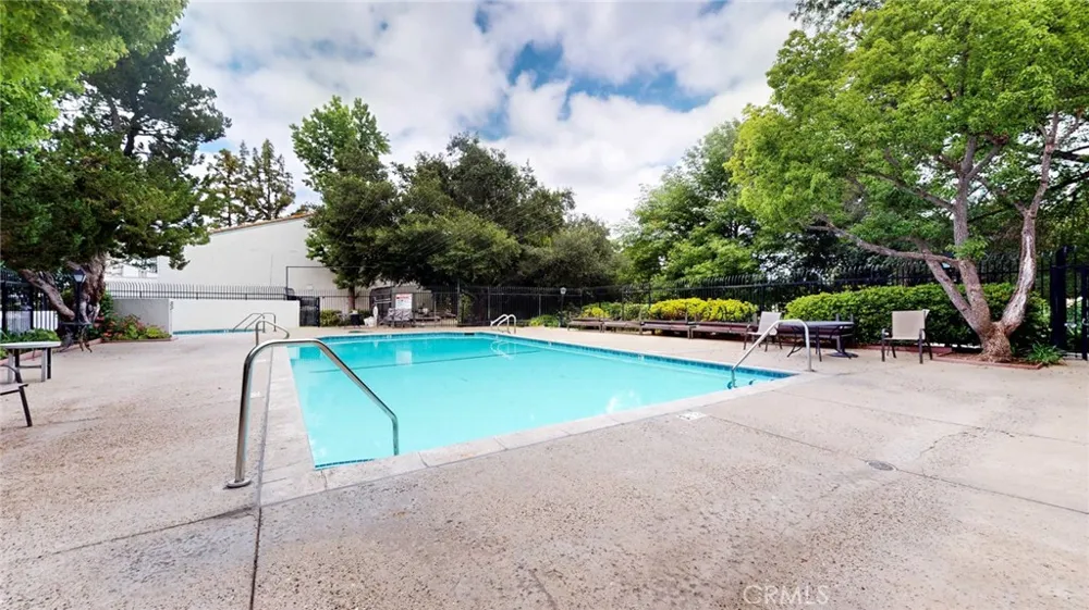 4632 Park Granada #93 Calabasas, CA 91302