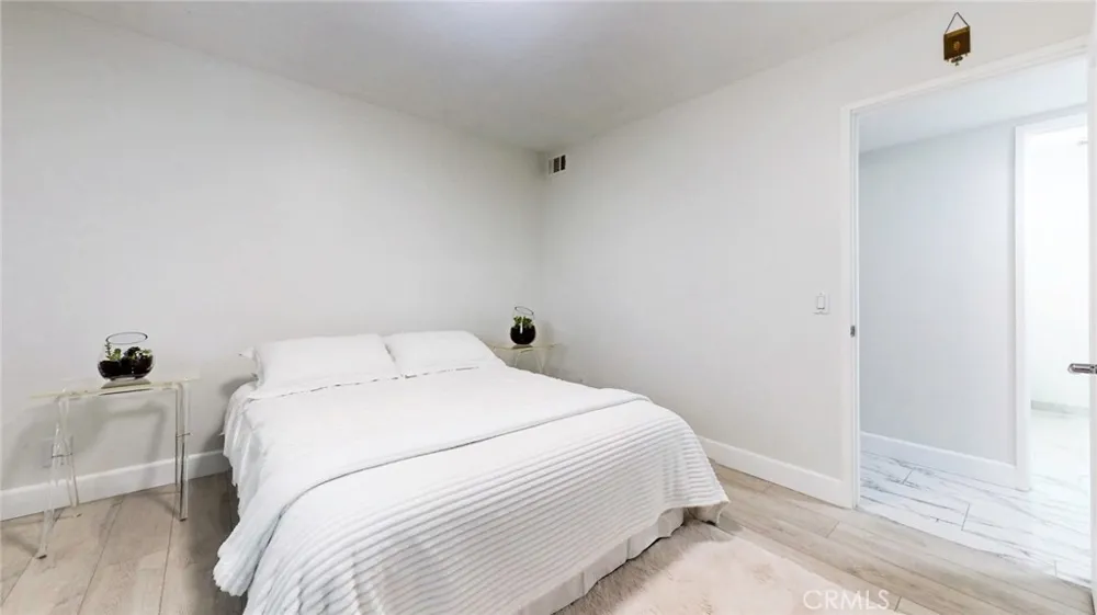 4632 Park Granada #93 Calabasas, CA 91302