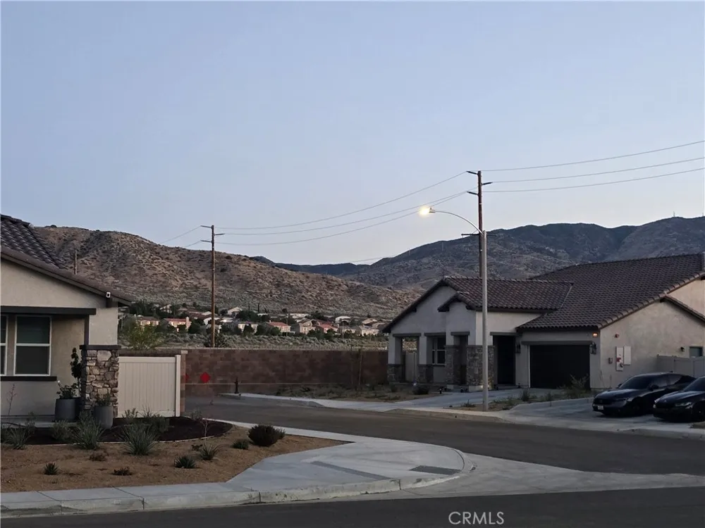 1887 Vincent Dr Palmdale, CA 93551