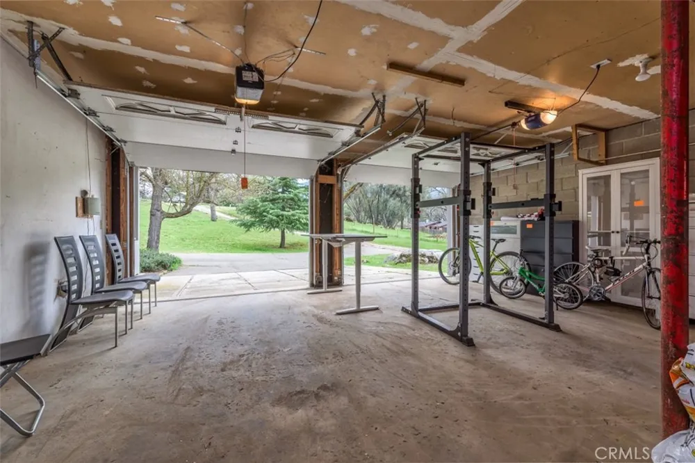 45221 Big Oak Lane Oakhurst, CA 93644