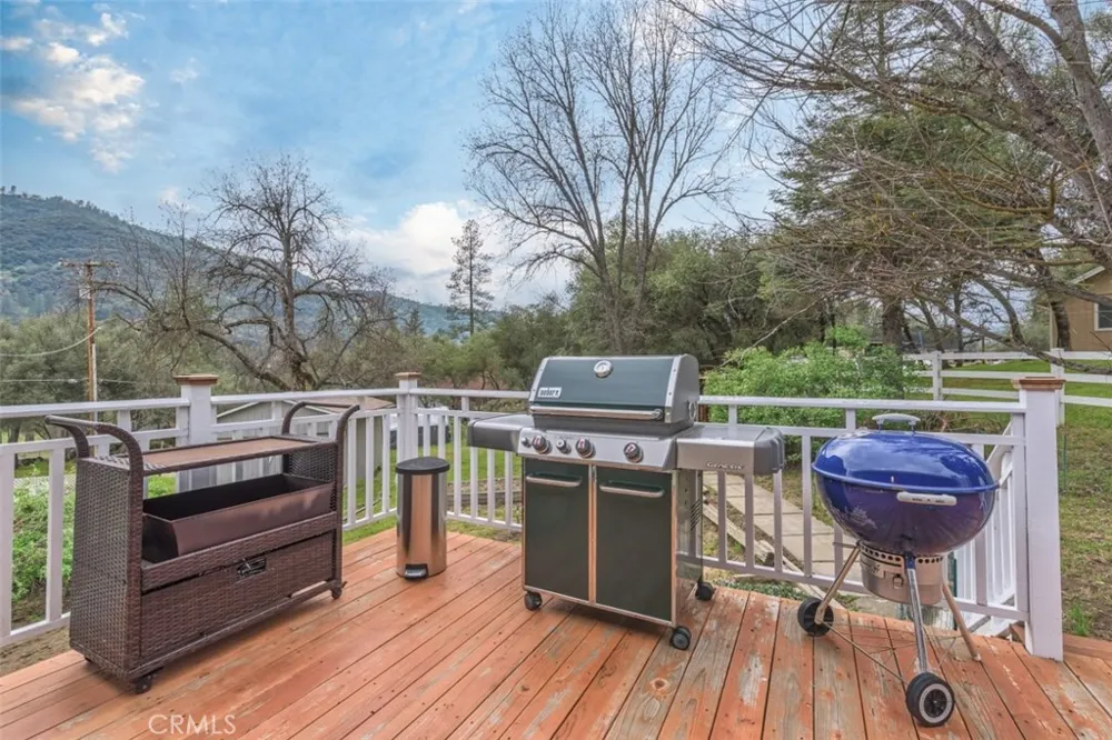 45221 Big Oak Lane Oakhurst, CA 93644