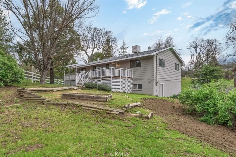 45221 Big Oak Lane Oakhurst, CA 93644