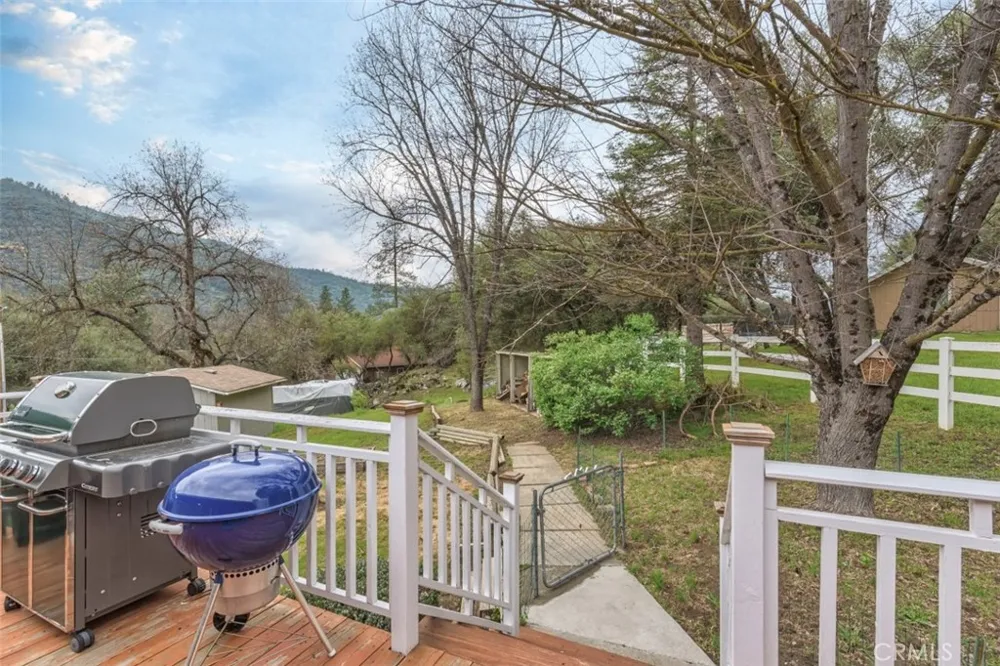 45221 Big Oak Lane Oakhurst, CA 93644