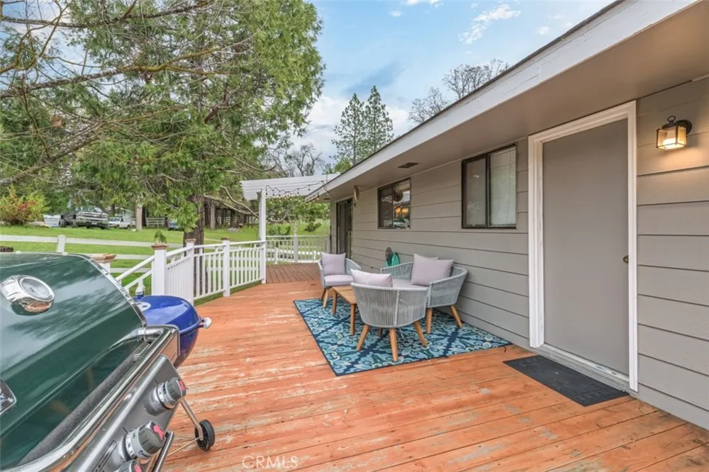 45221 Big Oak Lane Oakhurst, CA 93644