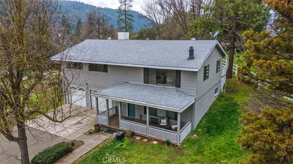45221 Big Oak Lane Oakhurst, CA 93644