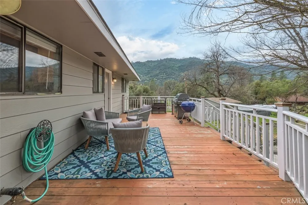 45221 Big Oak Lane Oakhurst, CA 93644