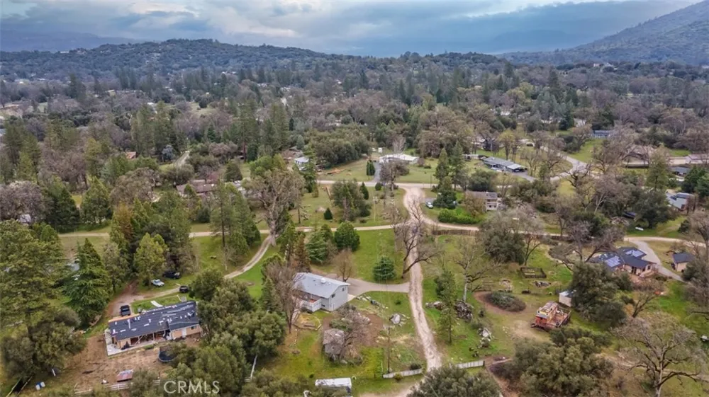 45221 Big Oak Lane Oakhurst, CA 93644