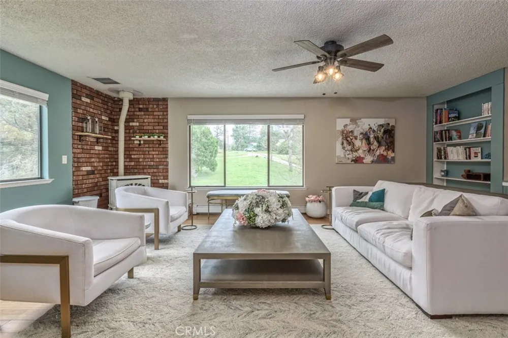 45221 Big Oak Lane Oakhurst, CA 93644