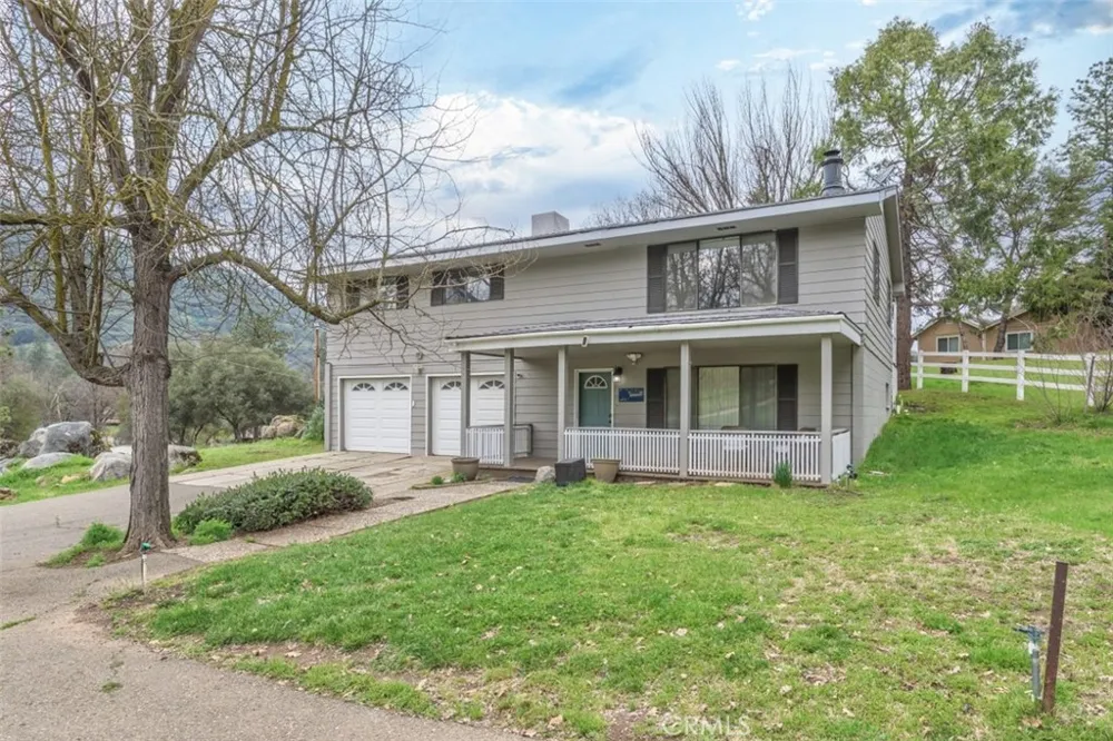 45221 Big Oak Lane Oakhurst, CA 93644