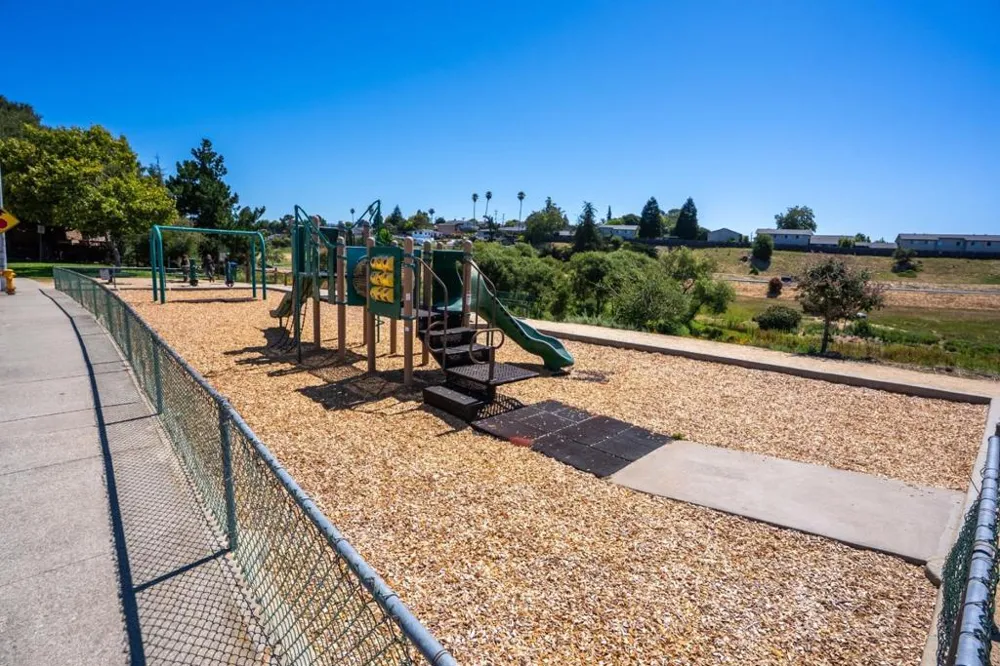 37 Winding Way Watsonville, CA 95076