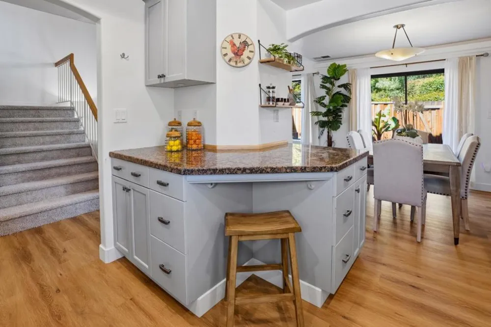 37 Winding Way Watsonville, CA 95076