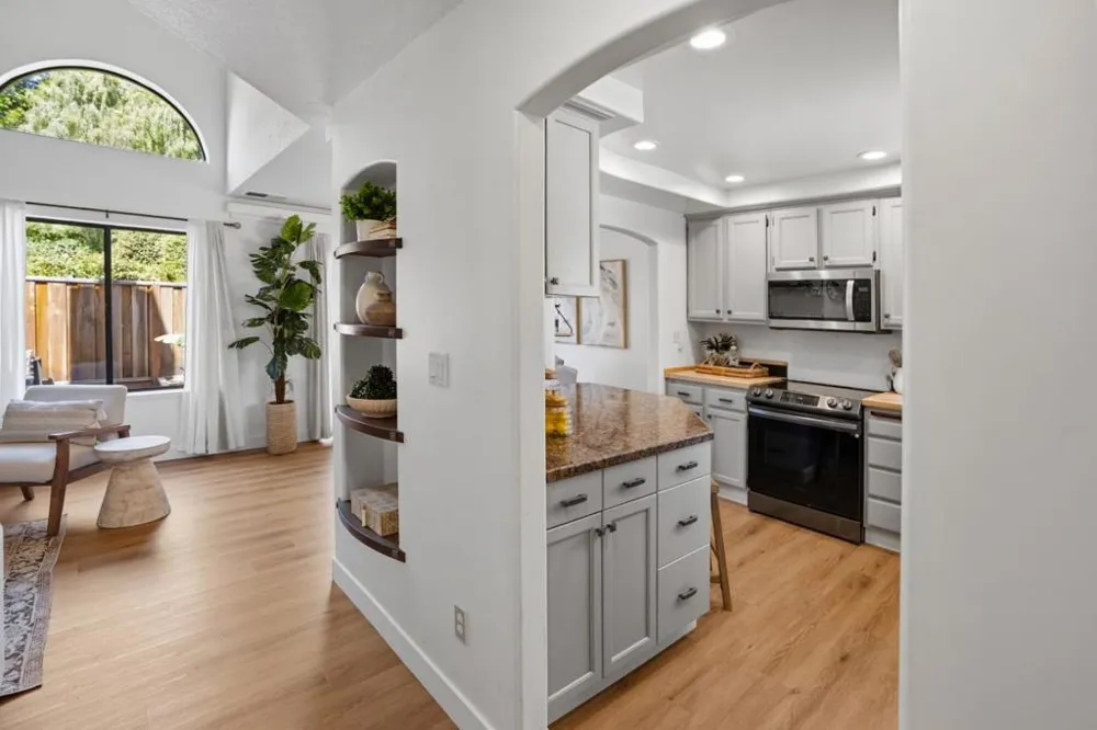 37 Winding Way Watsonville, CA 95076