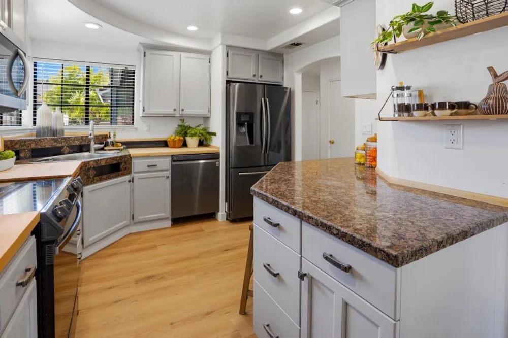 37 Winding Way Watsonville, CA 95076