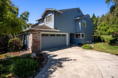 37 Winding Way