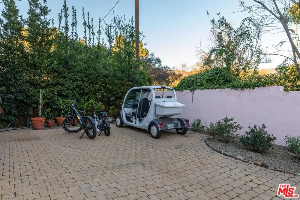 202 Canada Street Ojai, CA 93023
