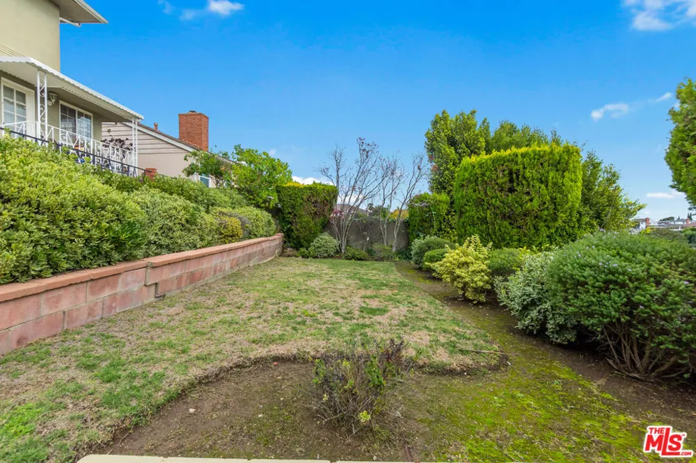 4152 Mount Vernon Drive Los Angeles, CA 90008