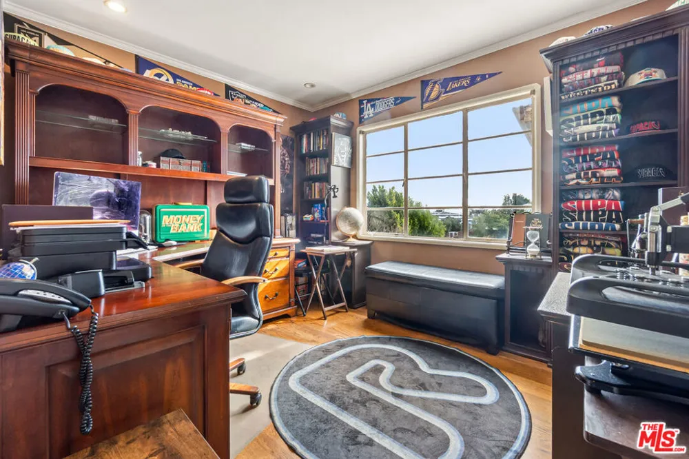 4152 Mount Vernon Drive Los Angeles, CA 90008