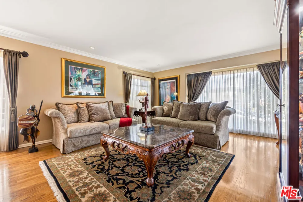 4152 Mount Vernon Drive Los Angeles, CA 90008
