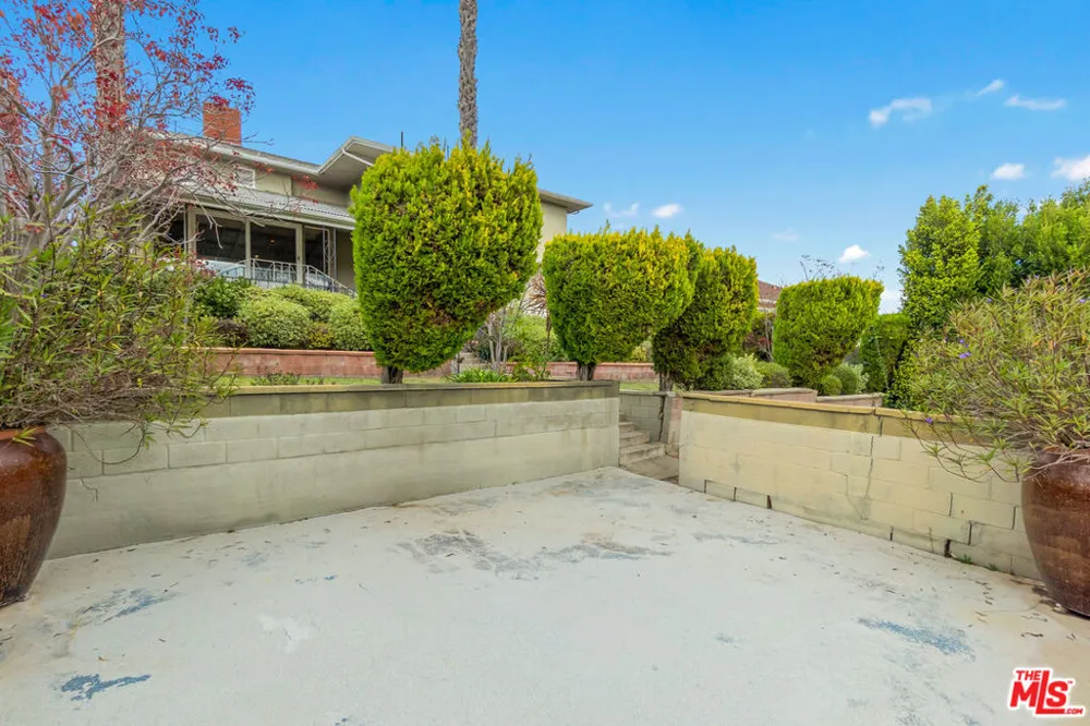 4152 Mount Vernon Drive Los Angeles, CA 90008