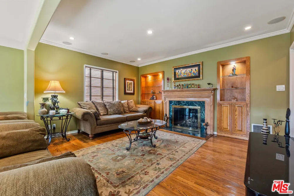 4152 Mount Vernon Drive Los Angeles, CA 90008