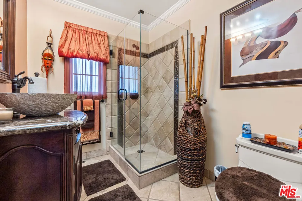 4152 Mount Vernon Drive Los Angeles, CA 90008