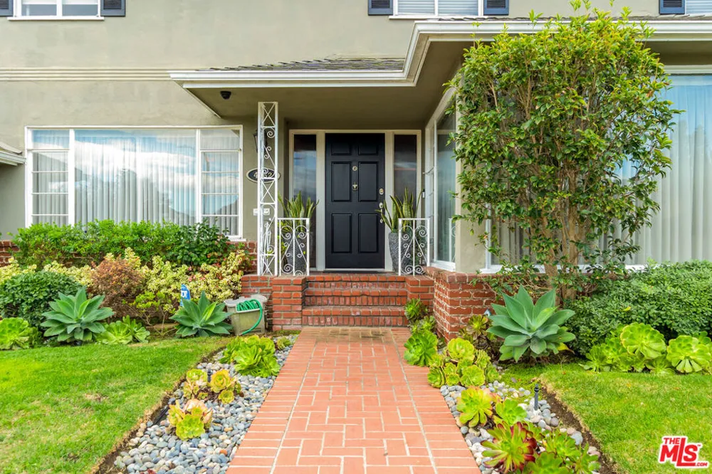 4152 Mount Vernon Drive Los Angeles, CA 90008