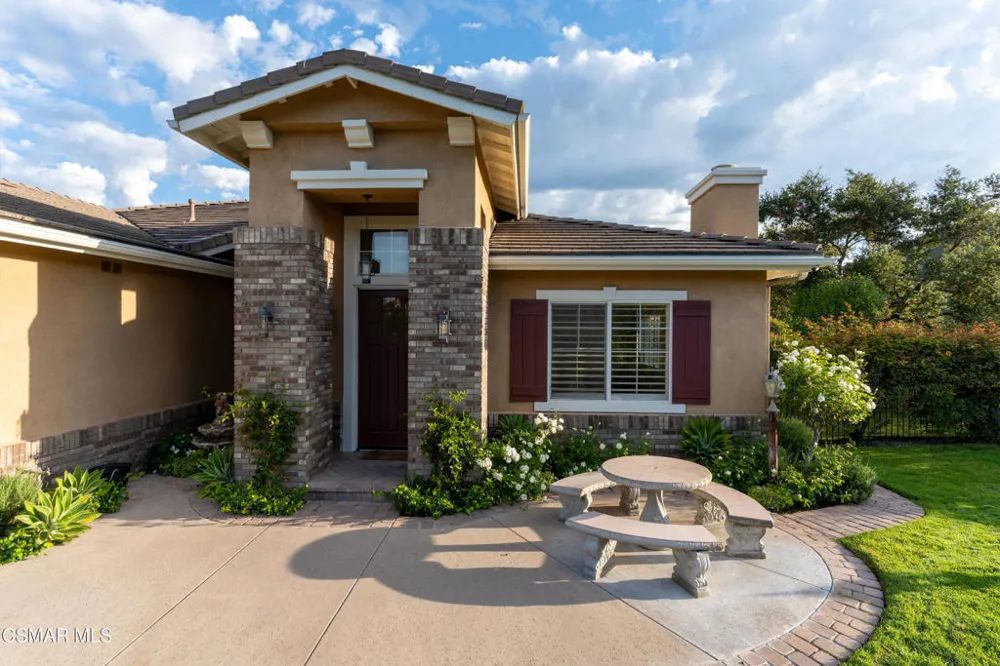 750 Huntsdale Court Newbury Park, CA 91320