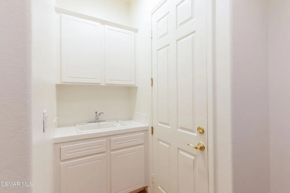 750 Huntsdale Court Newbury Park, CA 91320