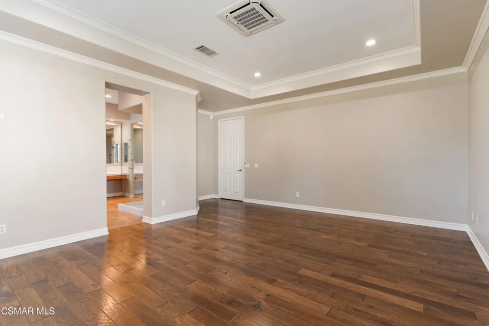 750 Huntsdale Court Newbury Park, CA 91320