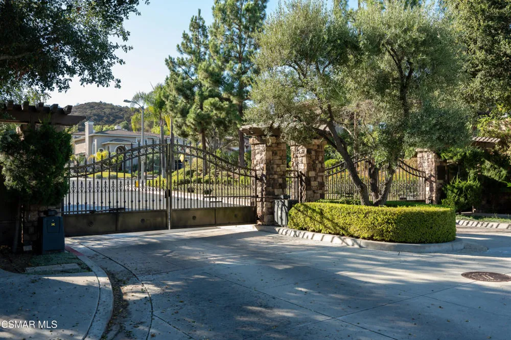750 Huntsdale Court Newbury Park, CA 91320