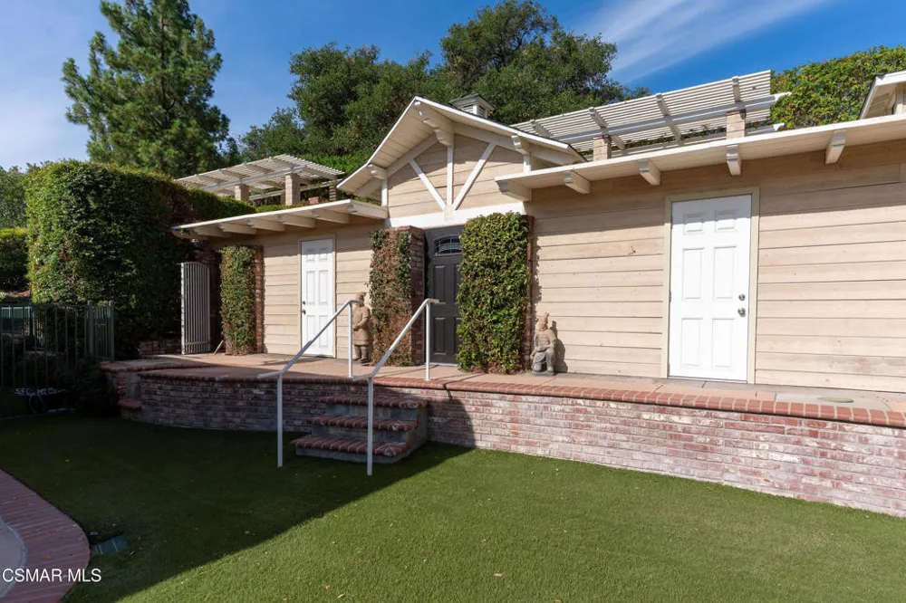 750 Huntsdale Court Newbury Park, CA 91320