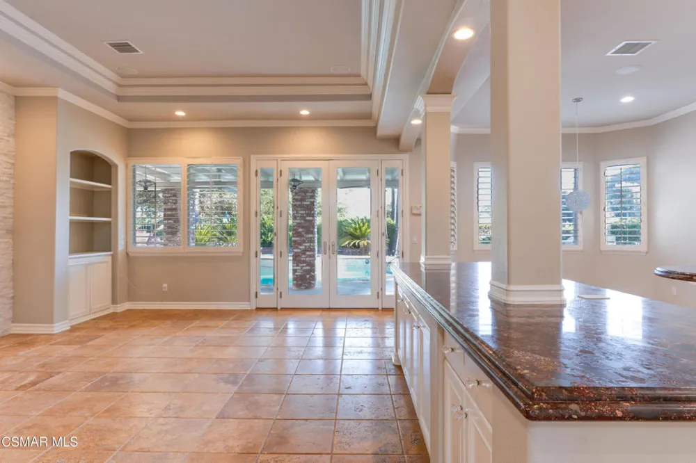 750 Huntsdale Court Newbury Park, CA 91320