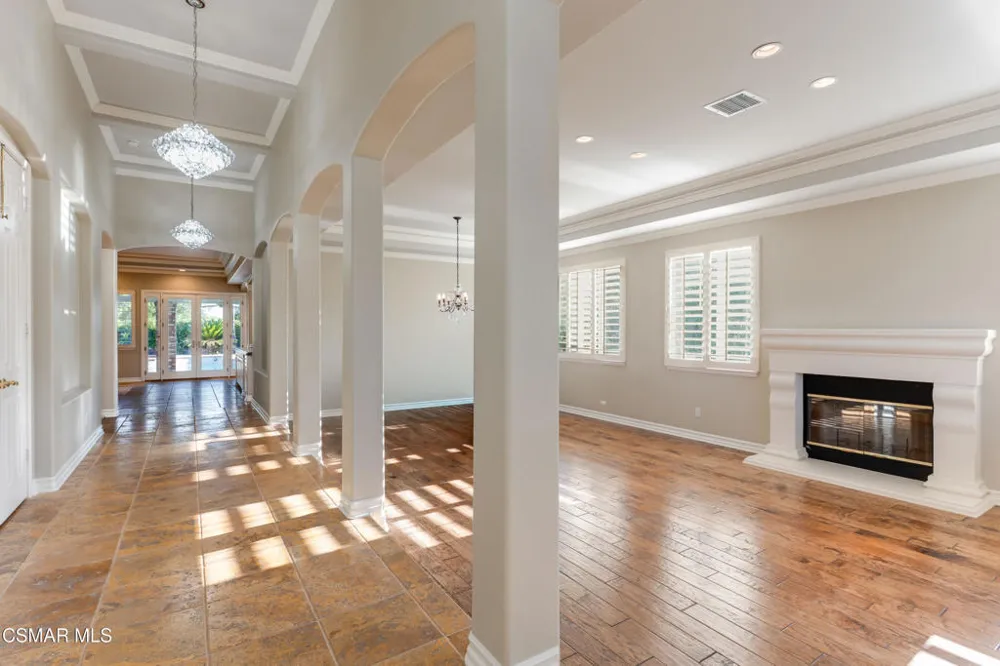 750 Huntsdale Court Newbury Park, CA 91320