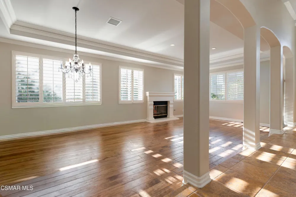 750 Huntsdale Court Newbury Park, CA 91320