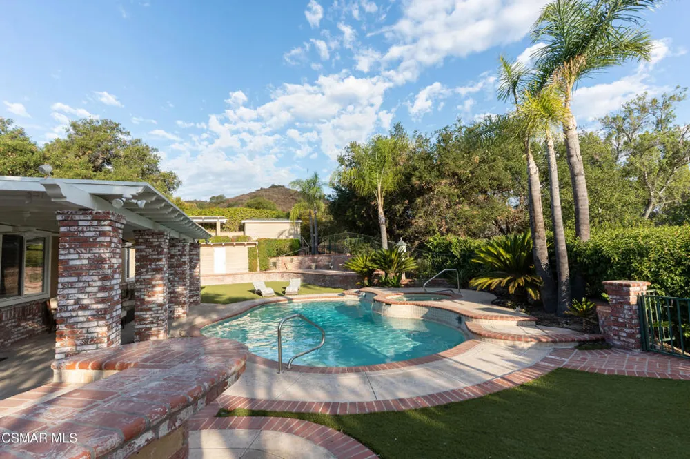 750 Huntsdale Court Newbury Park, CA 91320