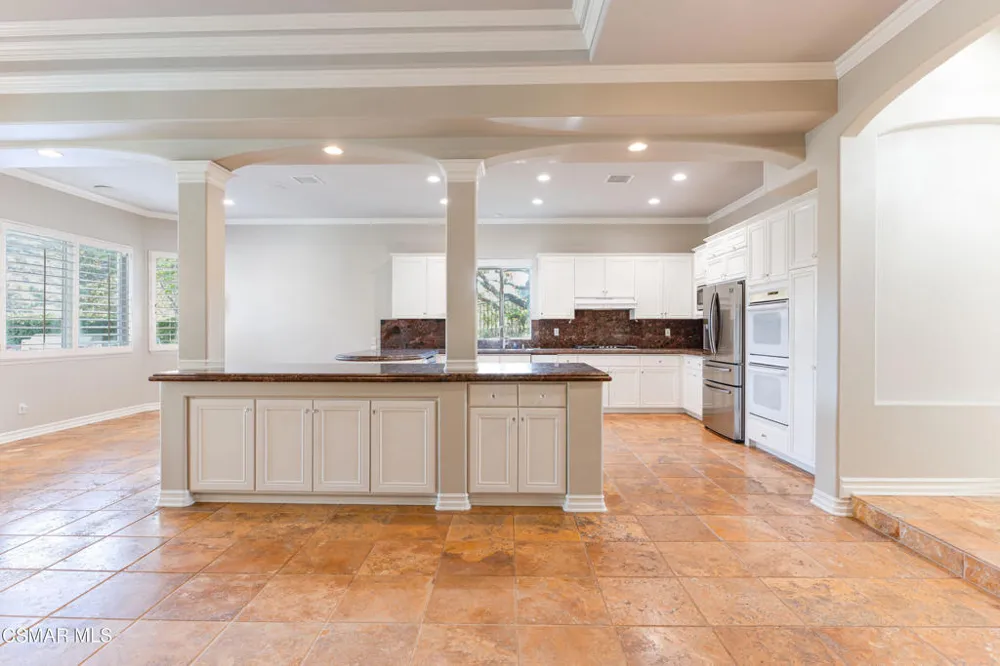 750 Huntsdale Court Newbury Park, CA 91320