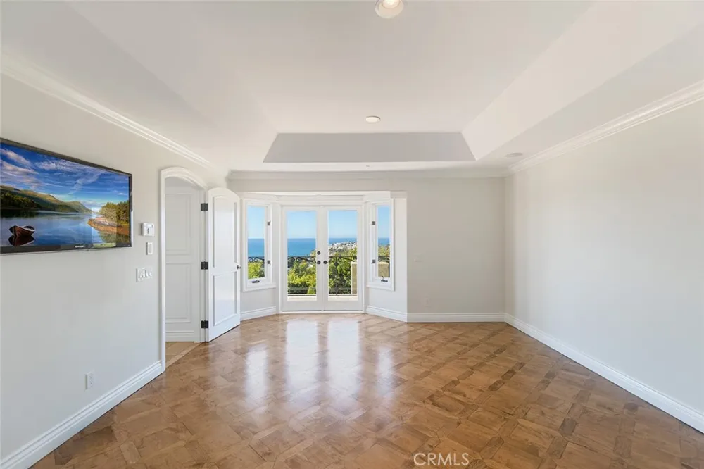 517 Emerald Bay Laguna Beach, CA 92651