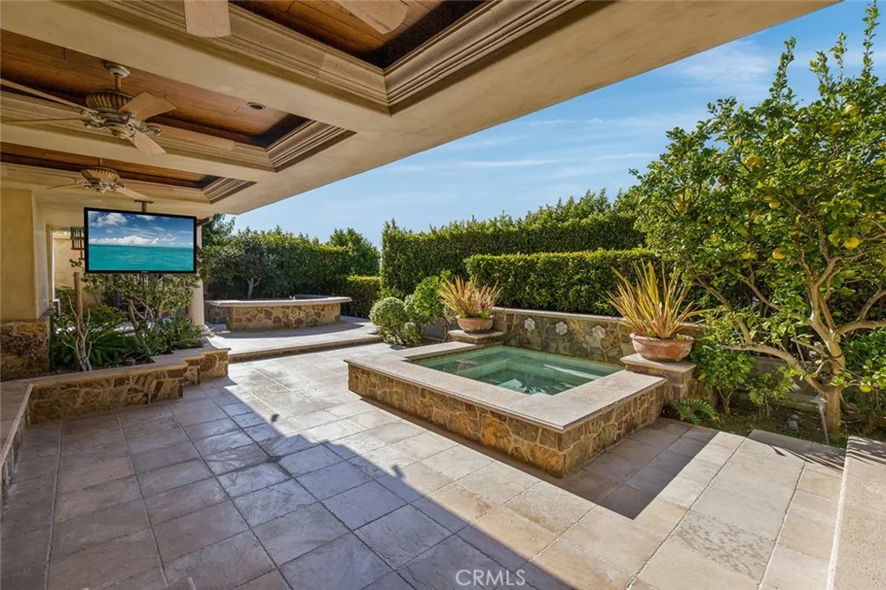 517 Emerald Bay Laguna Beach, CA 92651