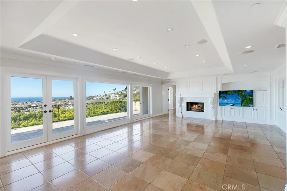 517 Emerald Bay Laguna Beach, CA 92651