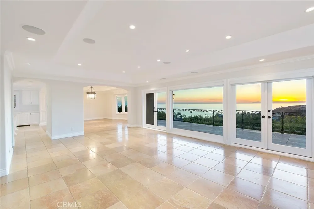 517 Emerald Bay Laguna Beach, CA 92651