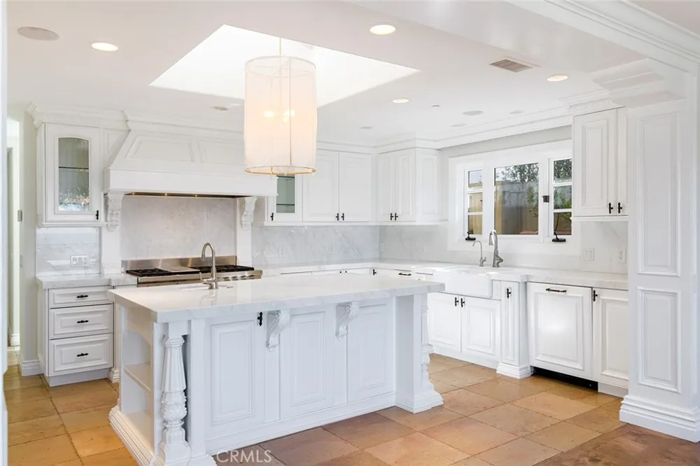 517 Emerald Bay Laguna Beach, CA 92651