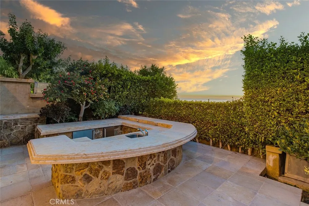 517 Emerald Bay Laguna Beach, CA 92651