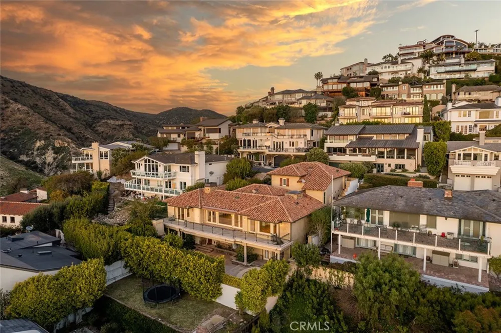 517 Emerald Bay Laguna Beach, CA 92651