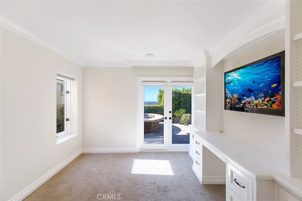 517 Emerald Bay Laguna Beach, CA 92651