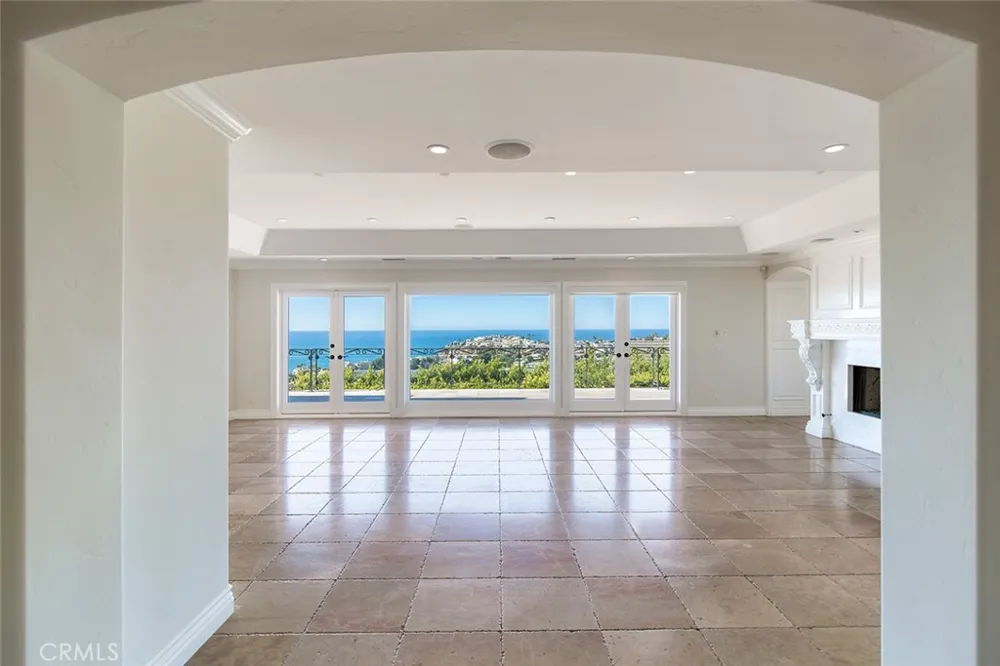 517 Emerald Bay Laguna Beach, CA 92651