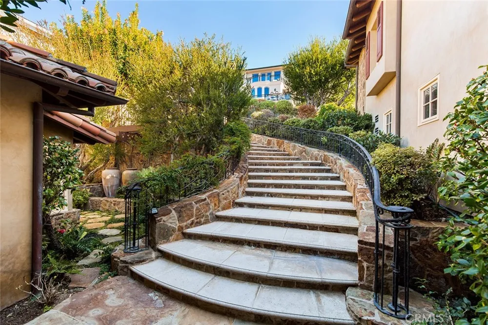 517 Emerald Bay Laguna Beach, CA 92651