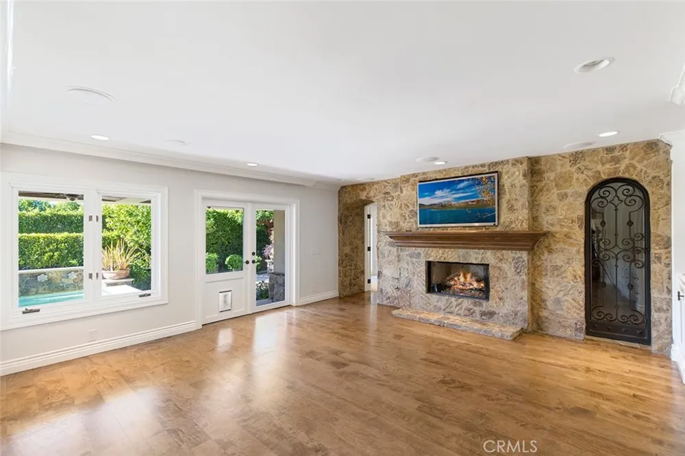 517 Emerald Bay Laguna Beach, CA 92651