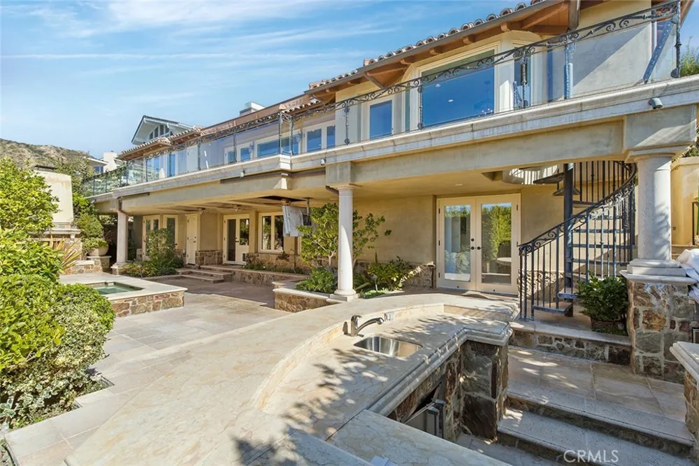 517 Emerald Bay Laguna Beach, CA 92651