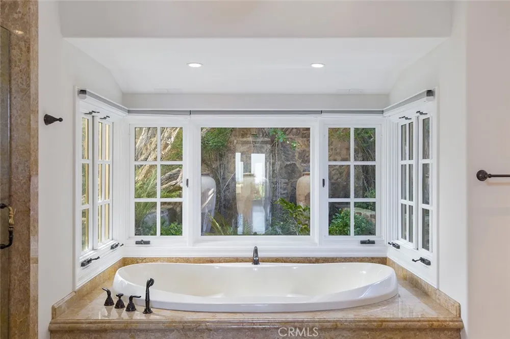 517 Emerald Bay Laguna Beach, CA 92651