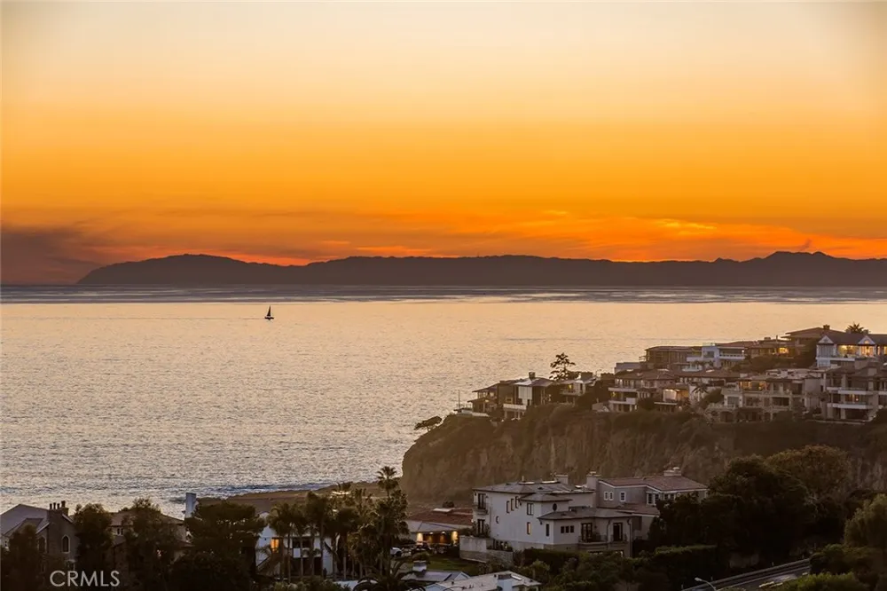517 Emerald Bay Laguna Beach, CA 92651